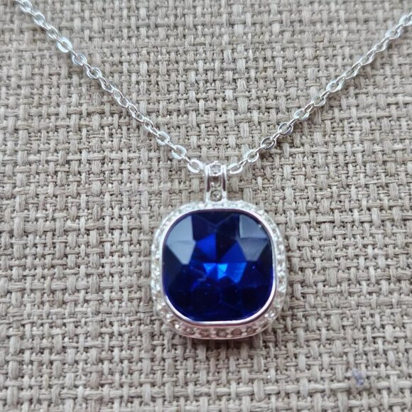 Women Necklace Blue Faux Stone Pendant Silver Tone Chain Fashion Jewelry - Picture 8 of 11